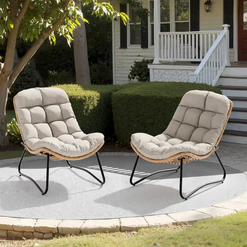 Fauteuil de salon Papasan en rotin avec coussin touffeté beige et cadre en métal noir