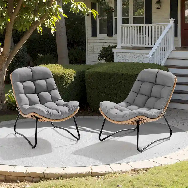 Fauteuil de salon Papasan en rotin avec coussin touffeté beige et cadre en métal noir