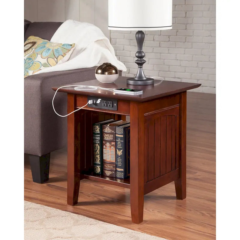Table d'appoint rustique en bois massif avec station de recharge USB, finition noyer