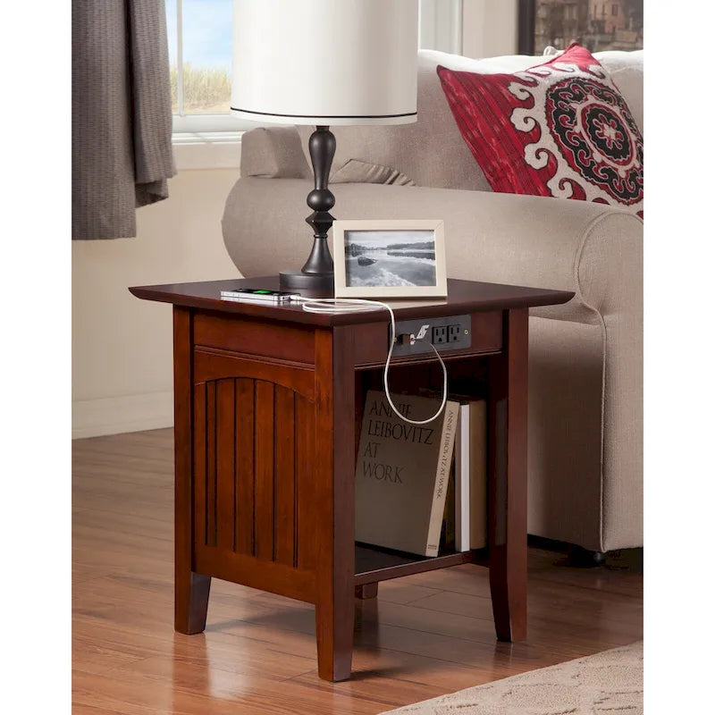 Table d'appoint rustique en bois massif avec station de recharge USB, finition noyer