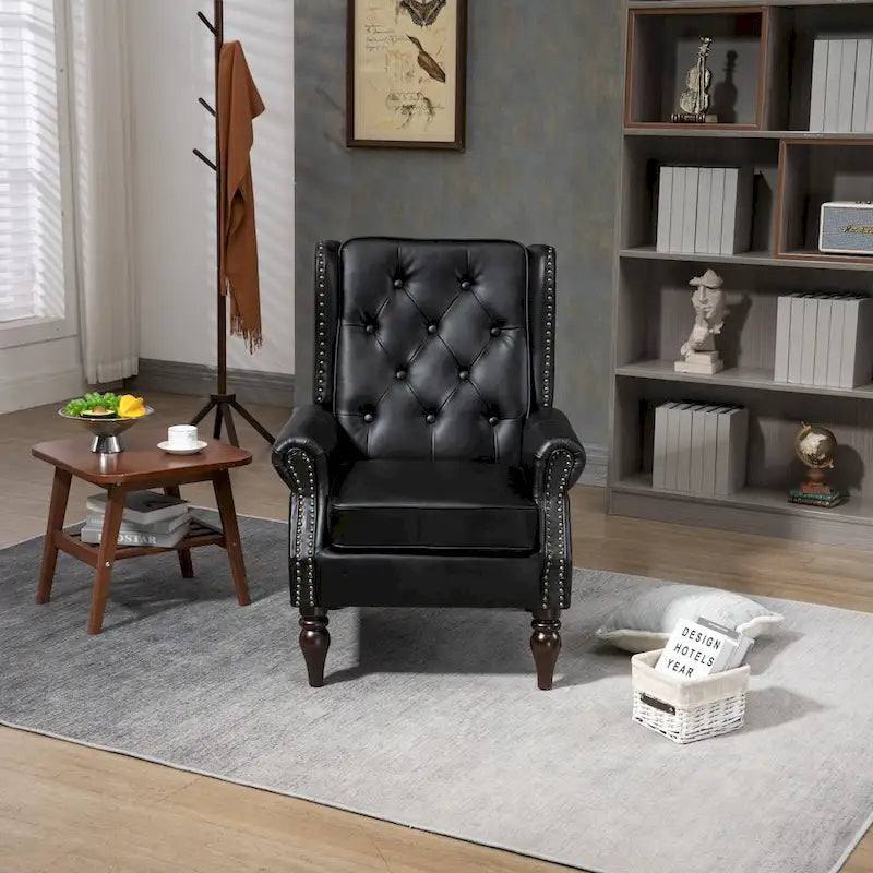 Fauteuil d'appoint capitonné à dossier haut avec garniture cloutée et pieds en bois massif